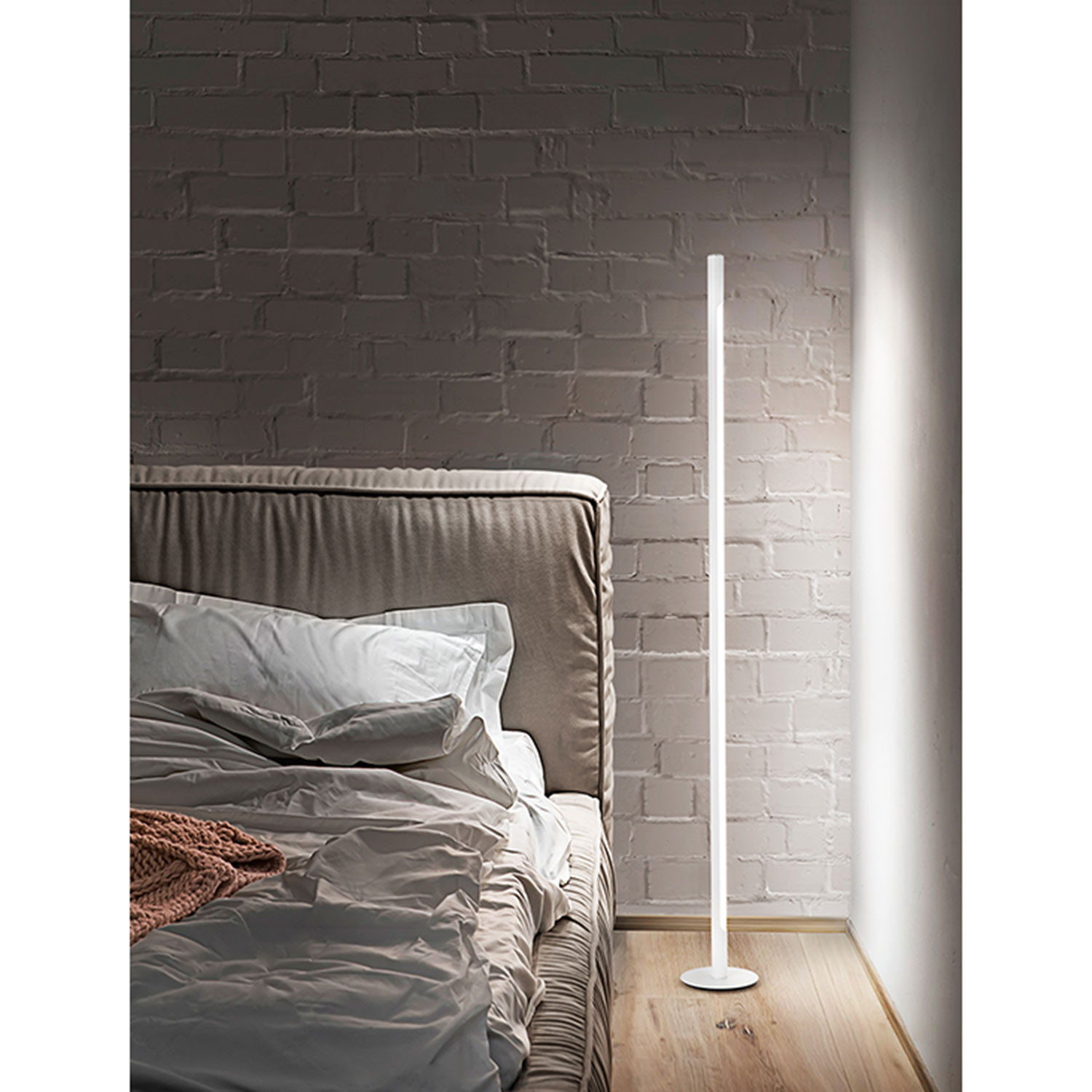 Perenz Piantana  "Stick" a LED design tubolare in metallo con interruttore touch dimmer Stick - 25W - 3000k Luce Calda 6760 B LC